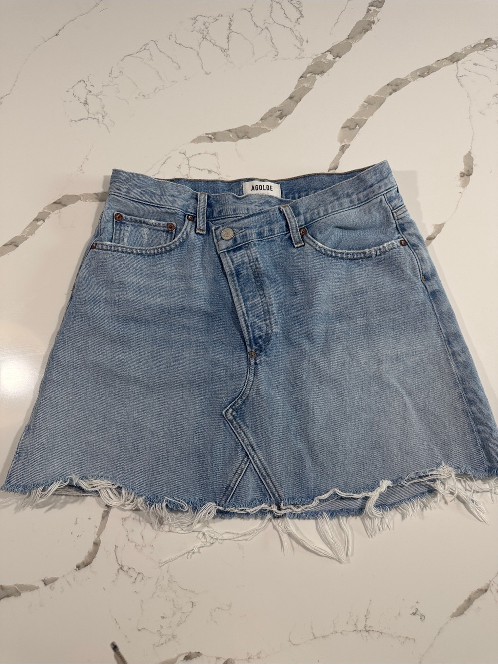 AGOLDE cross-waist Distressed Denim Mini Skirt